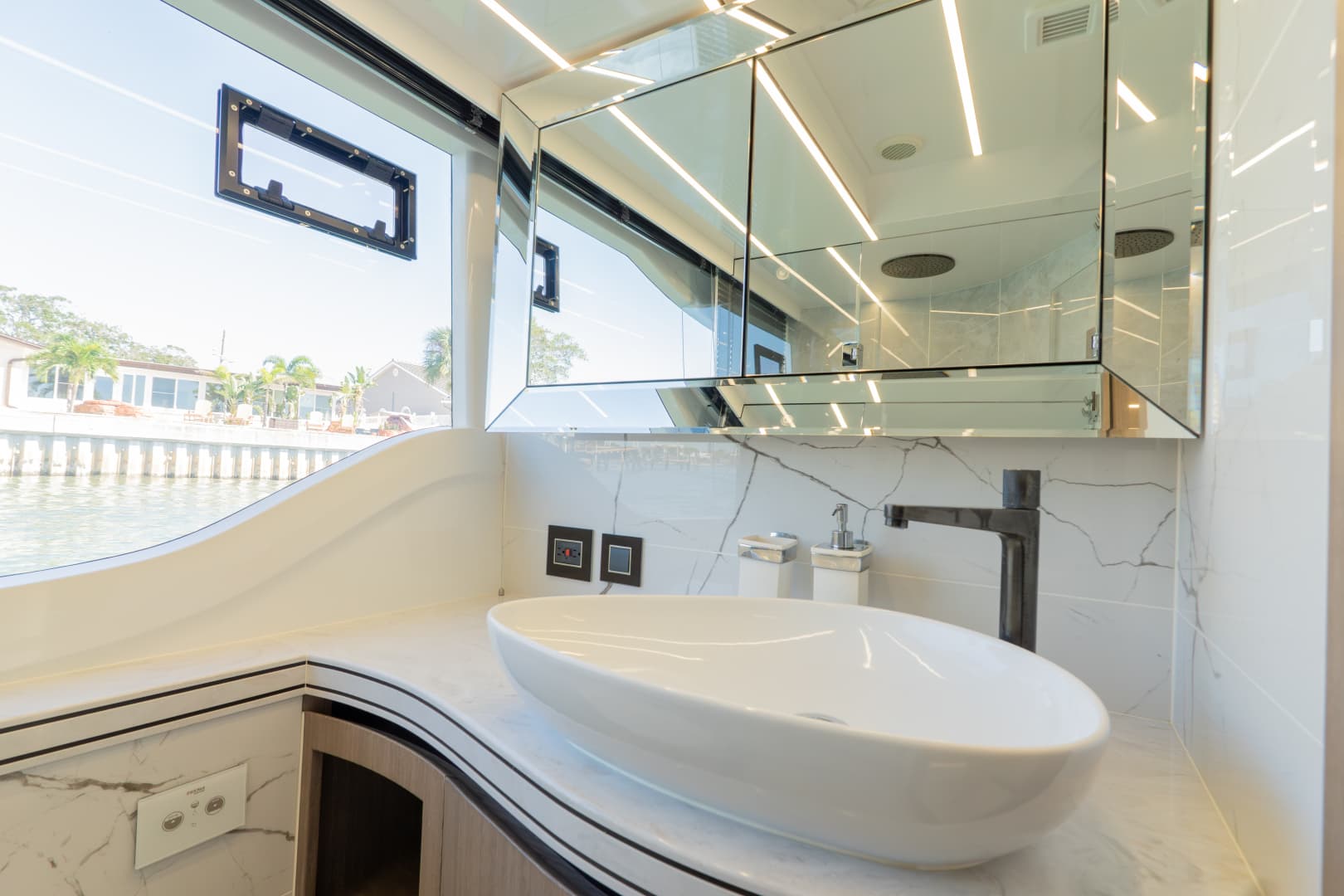 2024 Galeon 560 Fly — photo 50