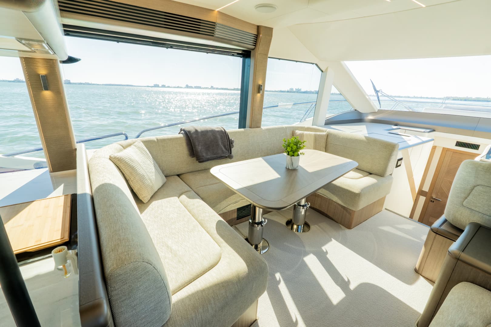 2024 Galeon 560 Fly — photo 37