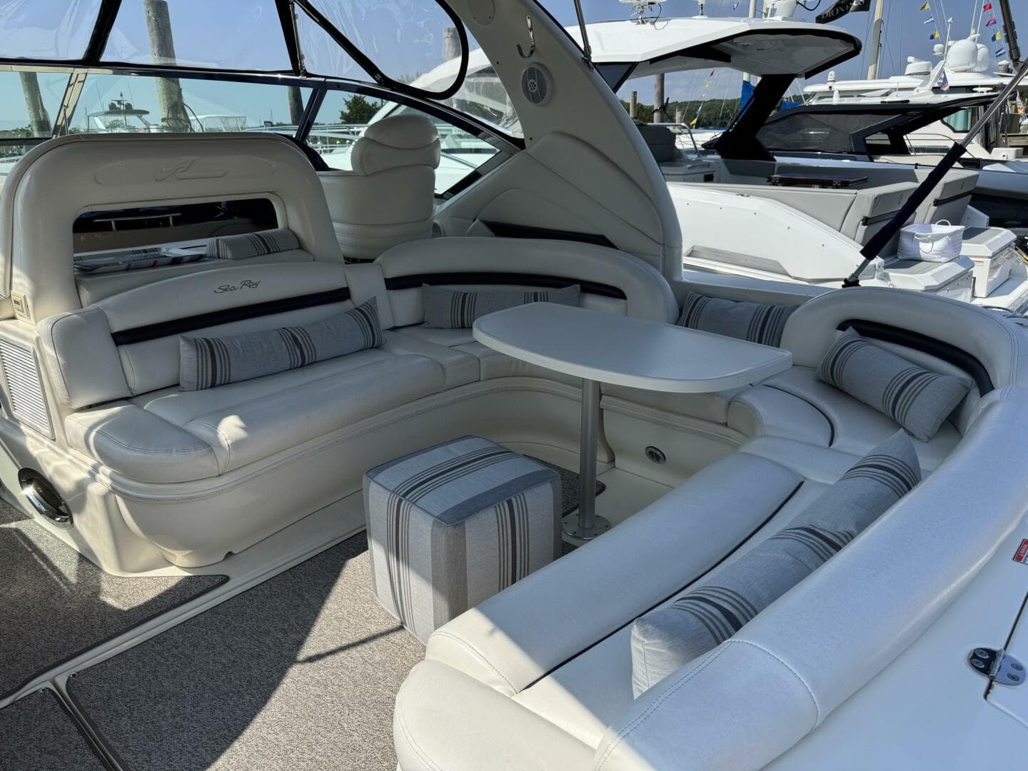 2003 Sea Ray 420 Sundancer — photo 12