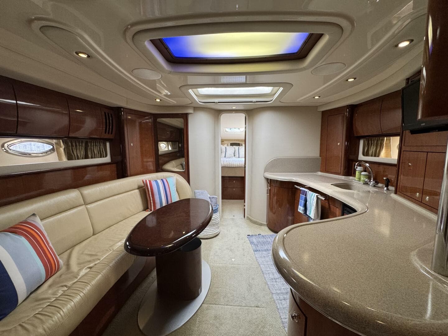 2003 Sea Ray 420 Sundancer — photo 23