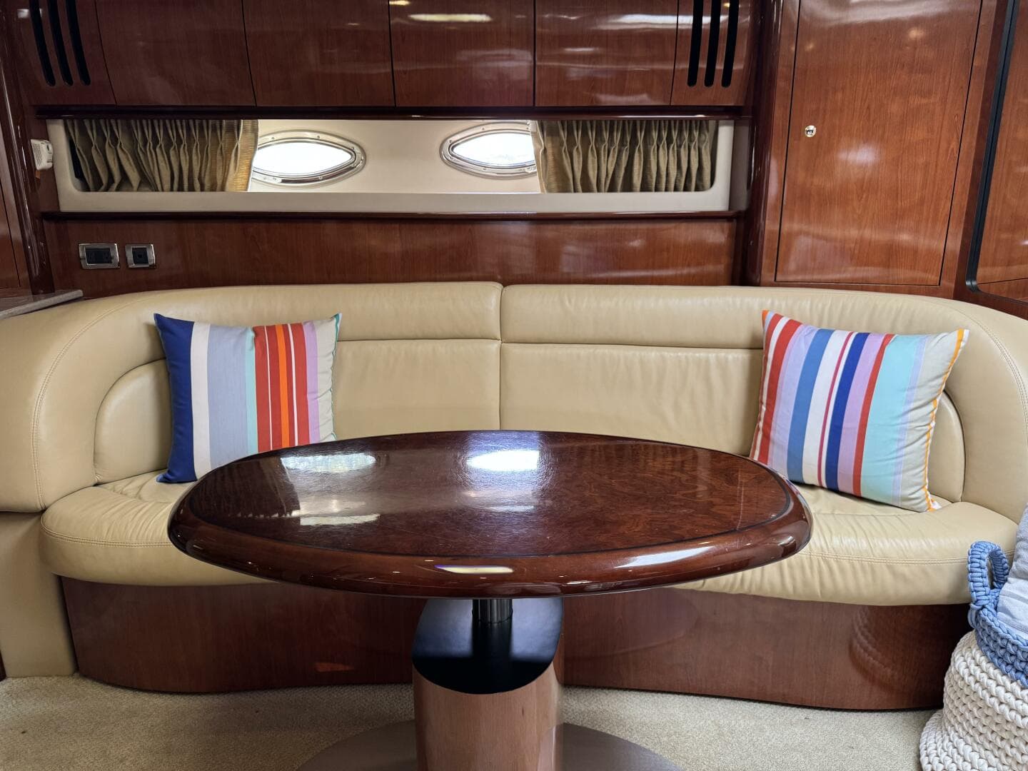 2003 Sea Ray 420 Sundancer — photo 26