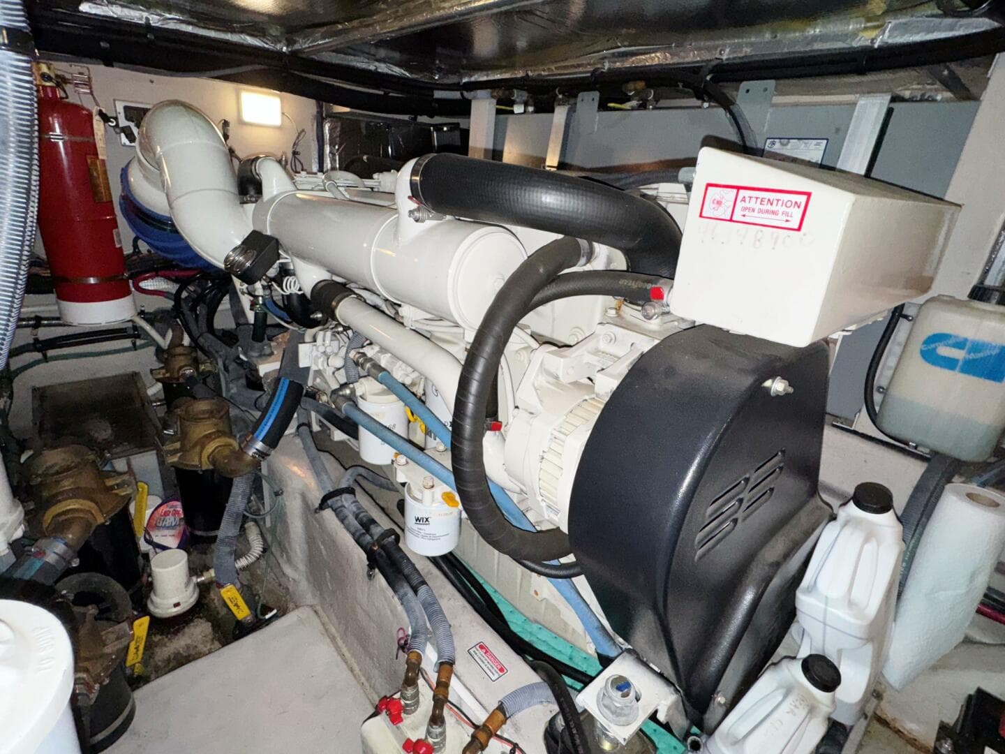 2004 Sea Ray 390 — photo 37