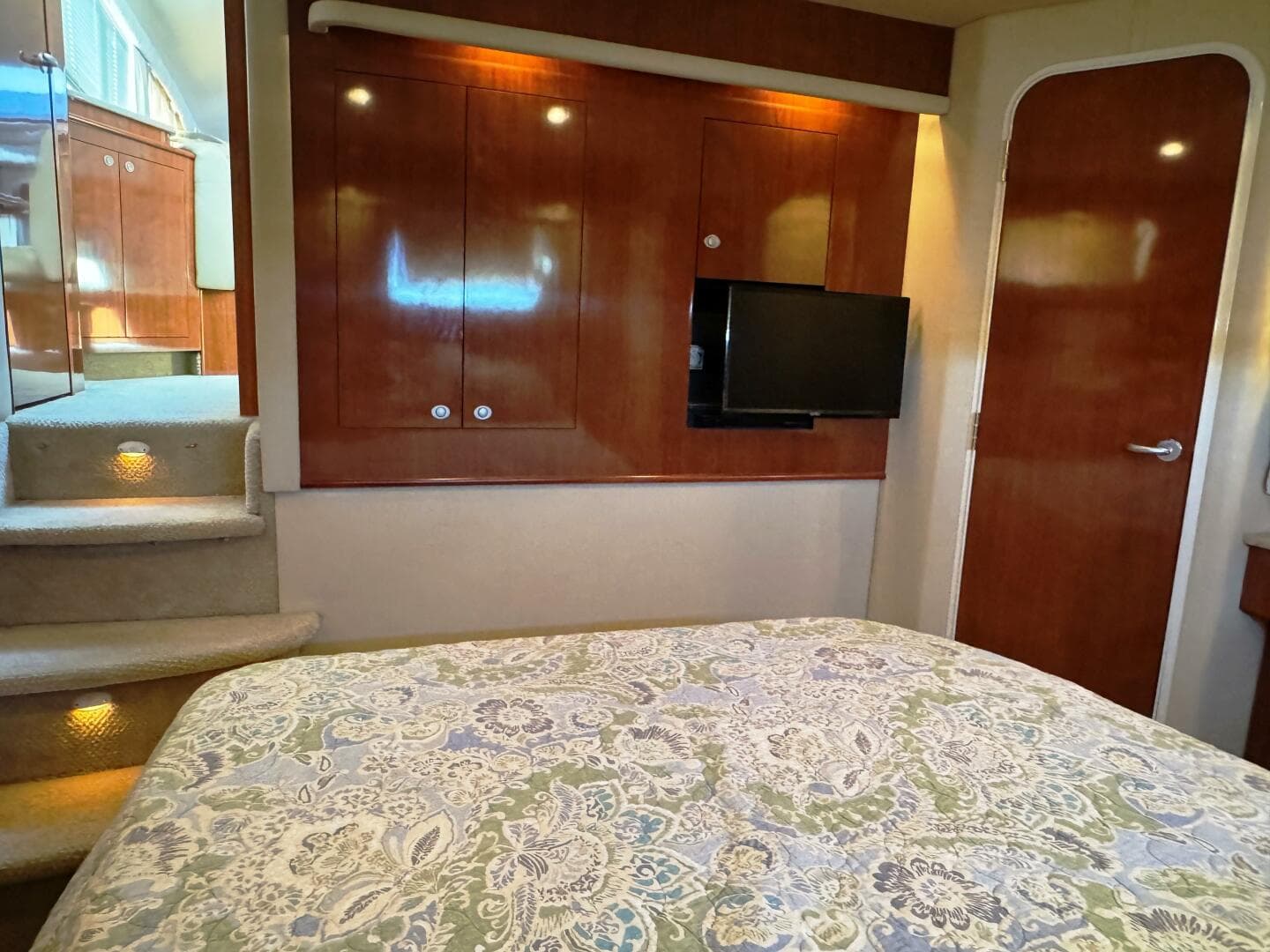 2004 Sea Ray 390 — photo 28