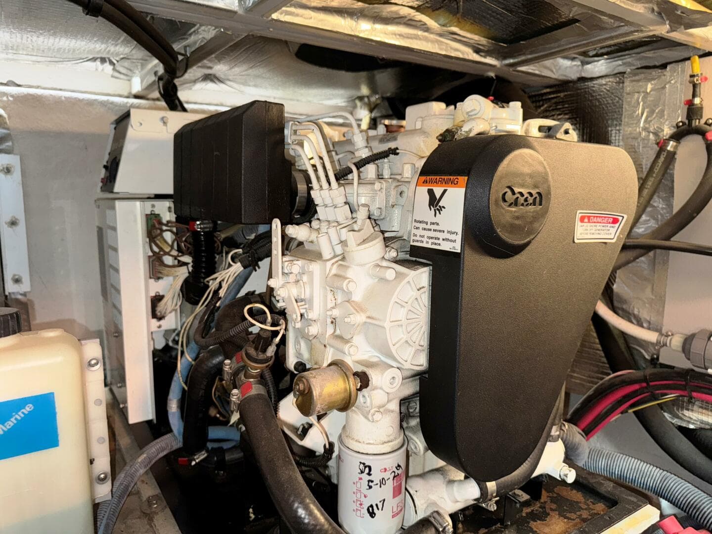 2004 Sea Ray 390 — photo 39