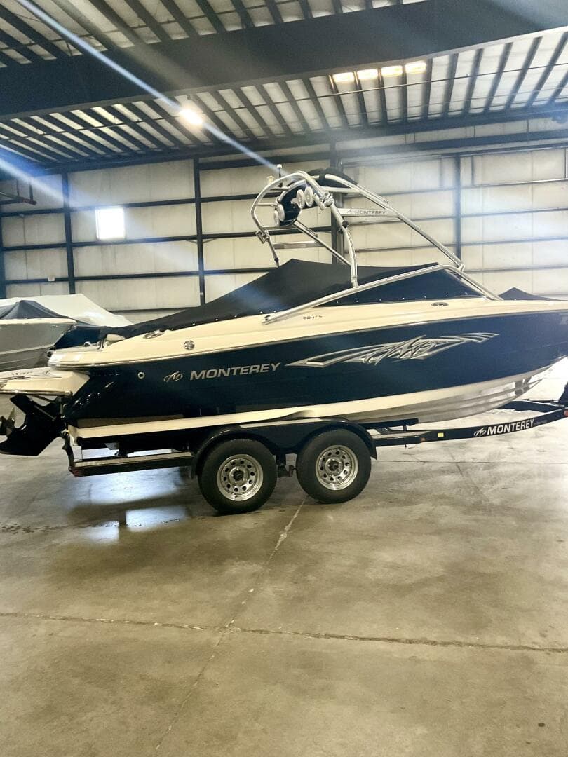 2012 Monterey 224 FS — photo 10