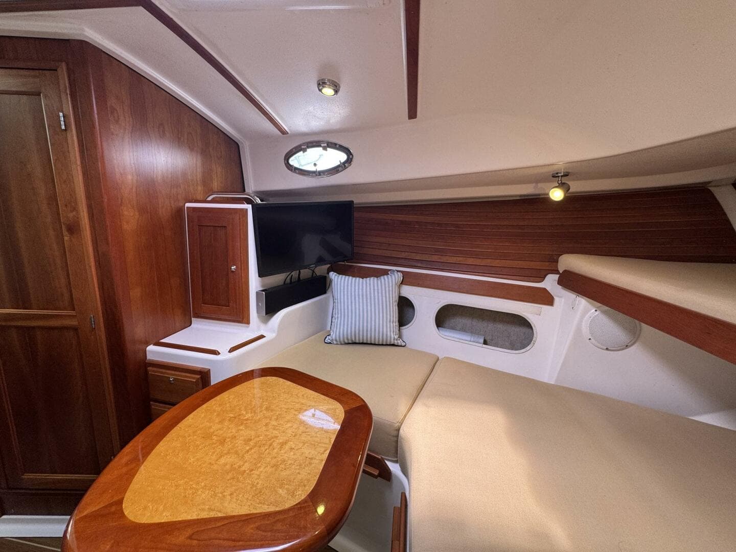 2013 Back Cove 30 — photo 32