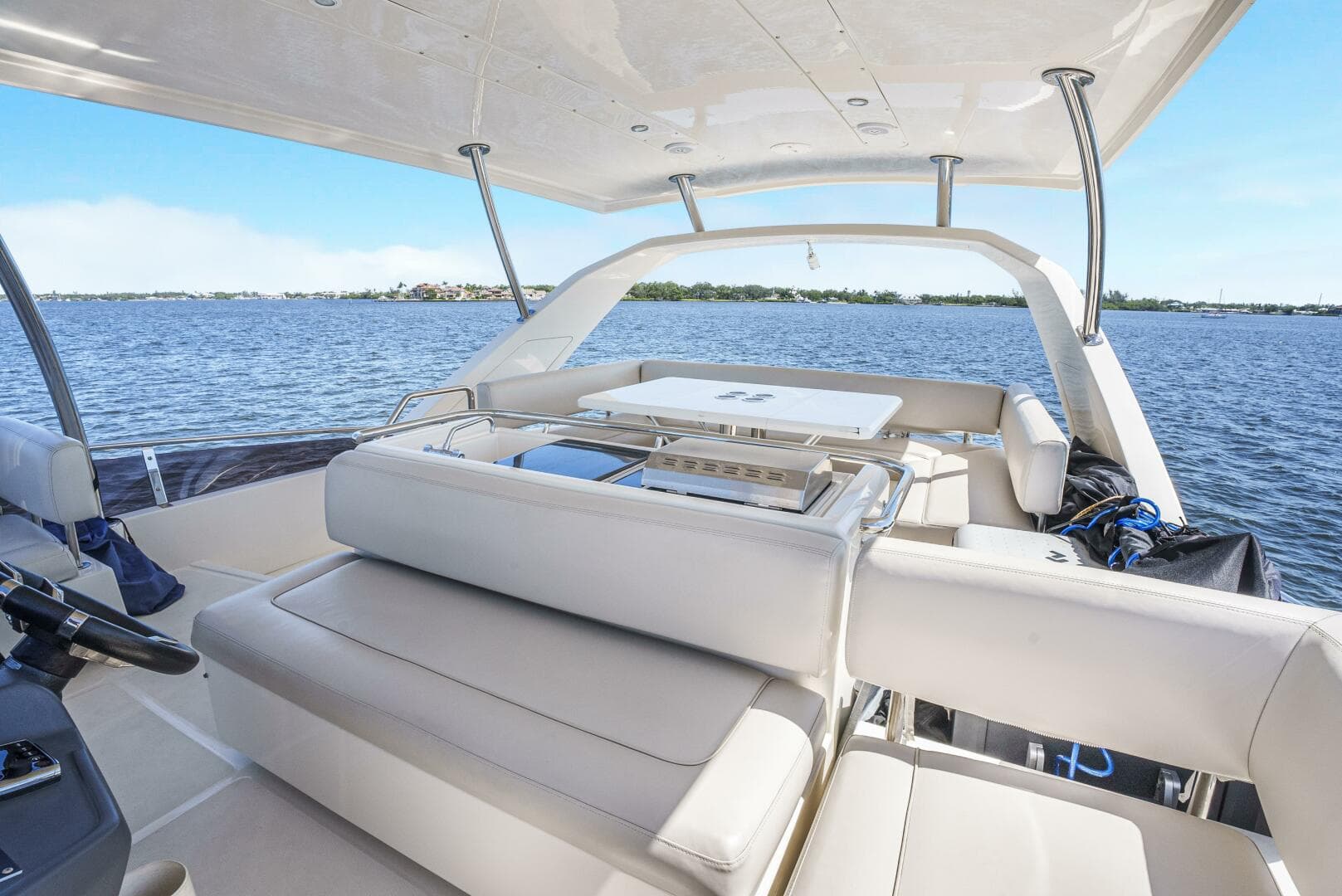 2017 Aquila 44 — photo 12