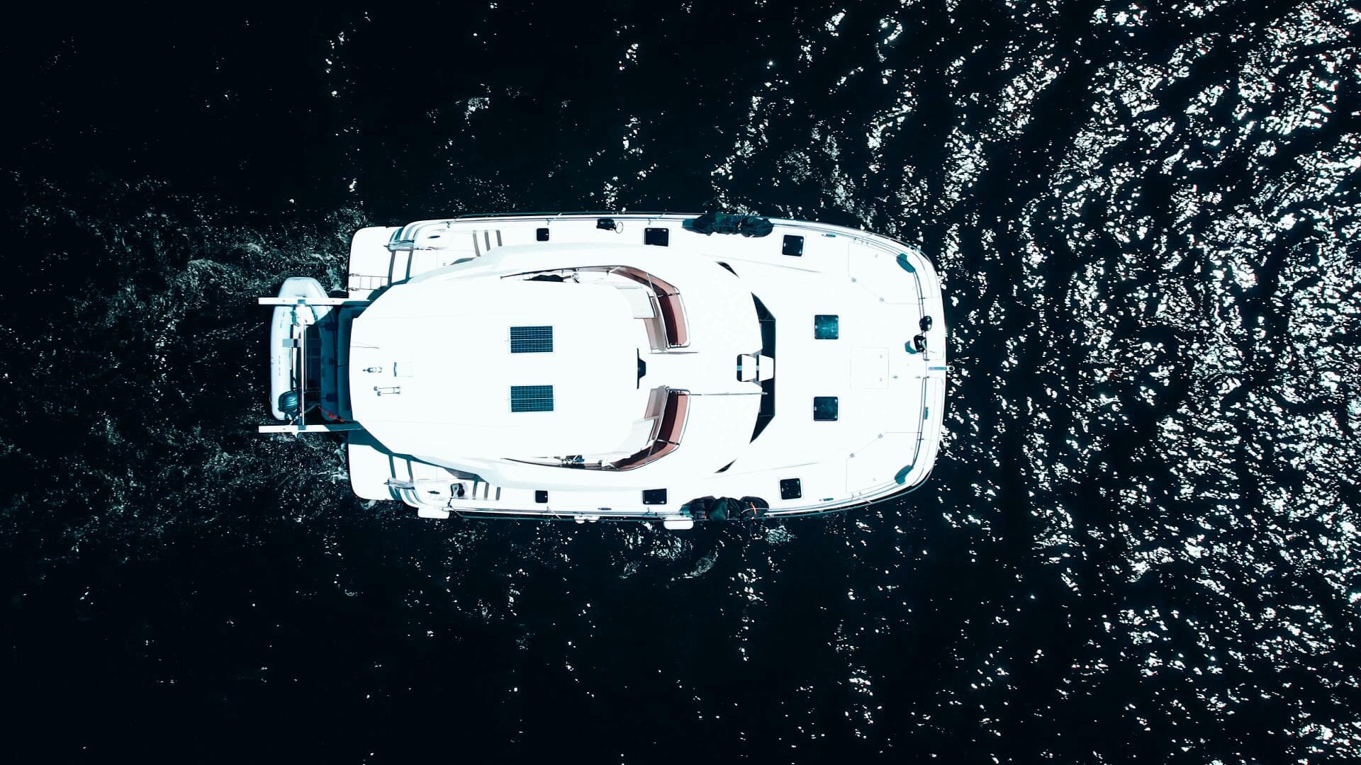 2017 Aquila 44 — photo 31