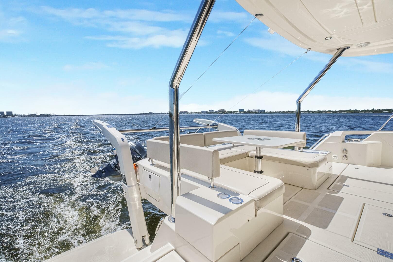 2017 Aquila 44 — photo 20