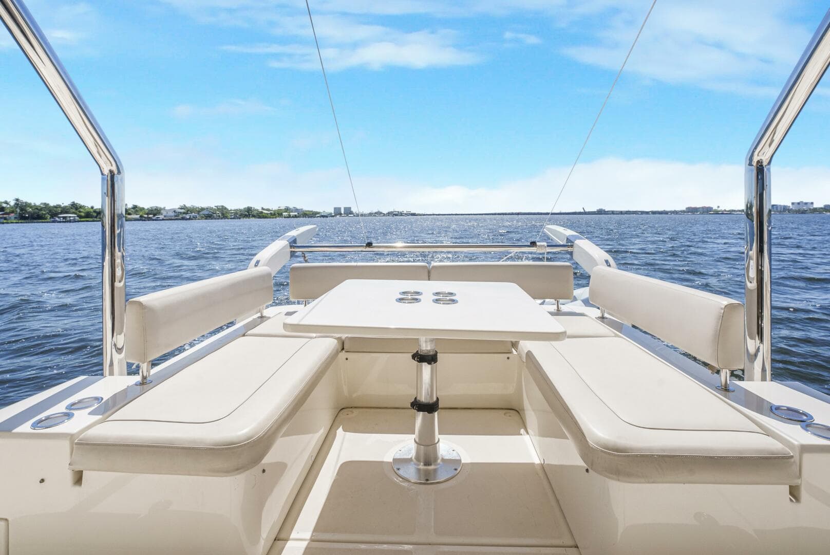 2017 Aquila 44 — photo 19