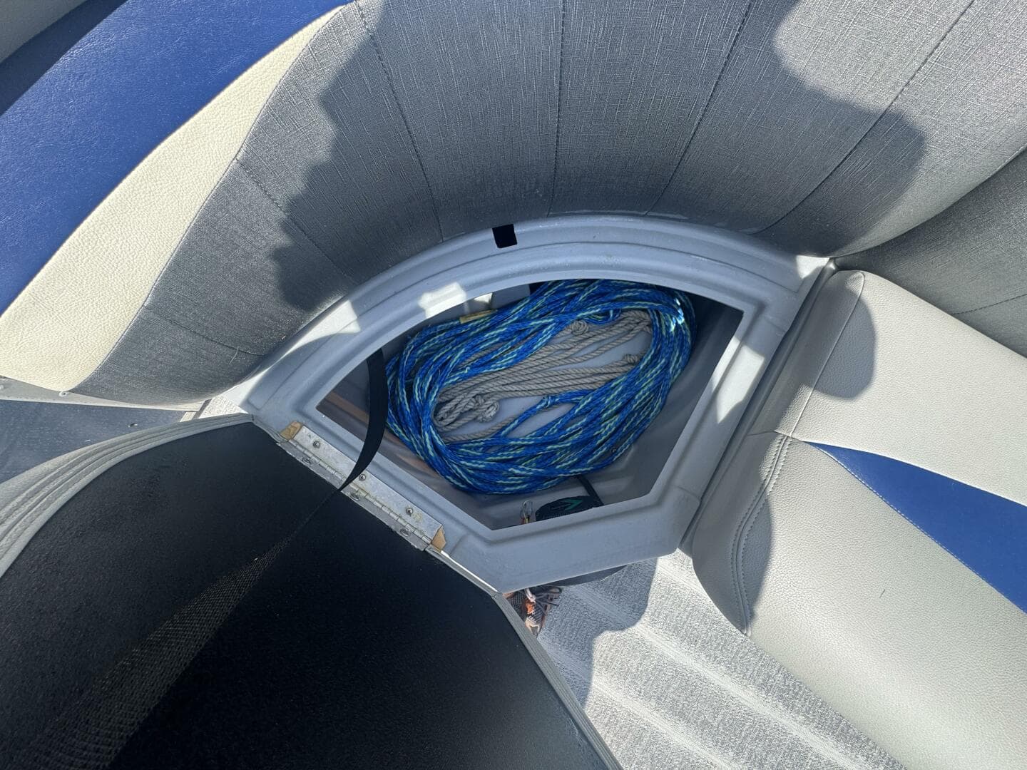 2021 Leisure Kraft Prestige 2635 LX Tri-Toon — photo 15