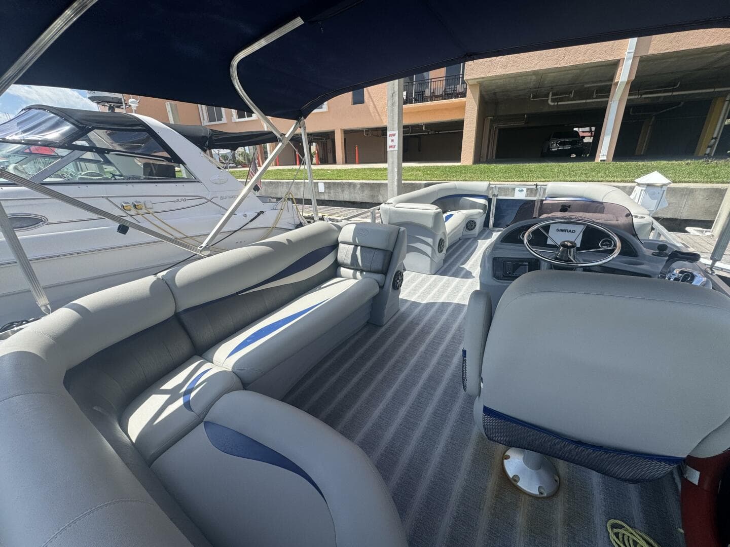 2021 Leisure Kraft Prestige 2635 LX Tri-Toon — photo 8