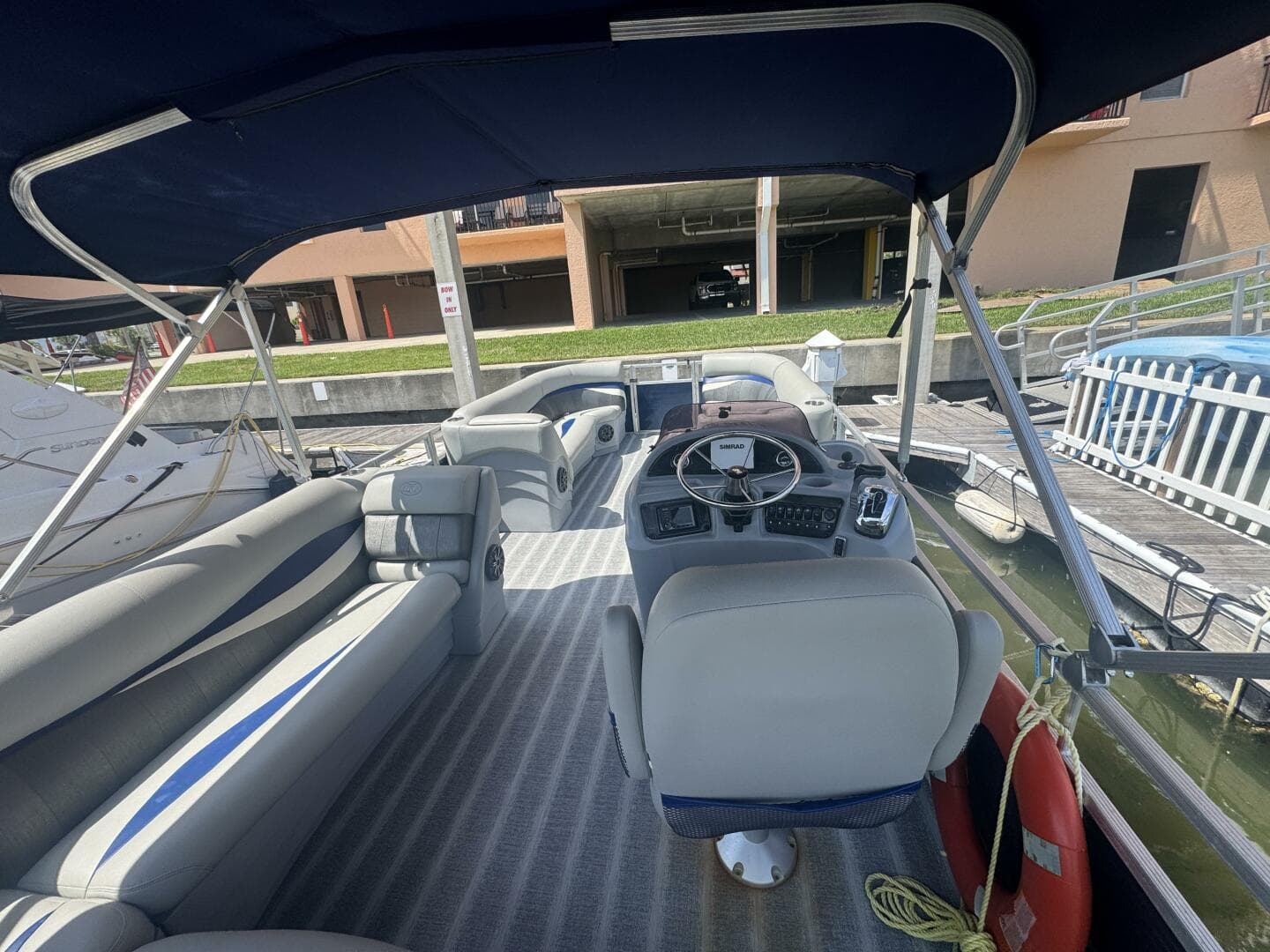 2021 Leisure Kraft Prestige 2635 LX Tri-Toon — photo 9