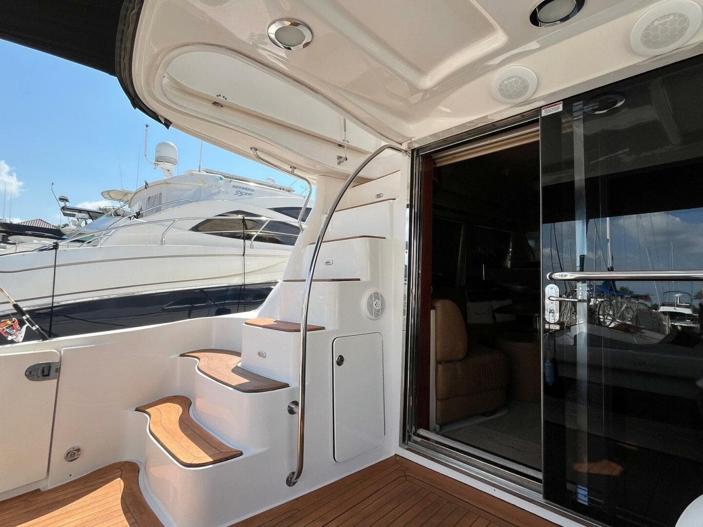 2007 Sea Ray 52 Sedan Bridge — photo 24