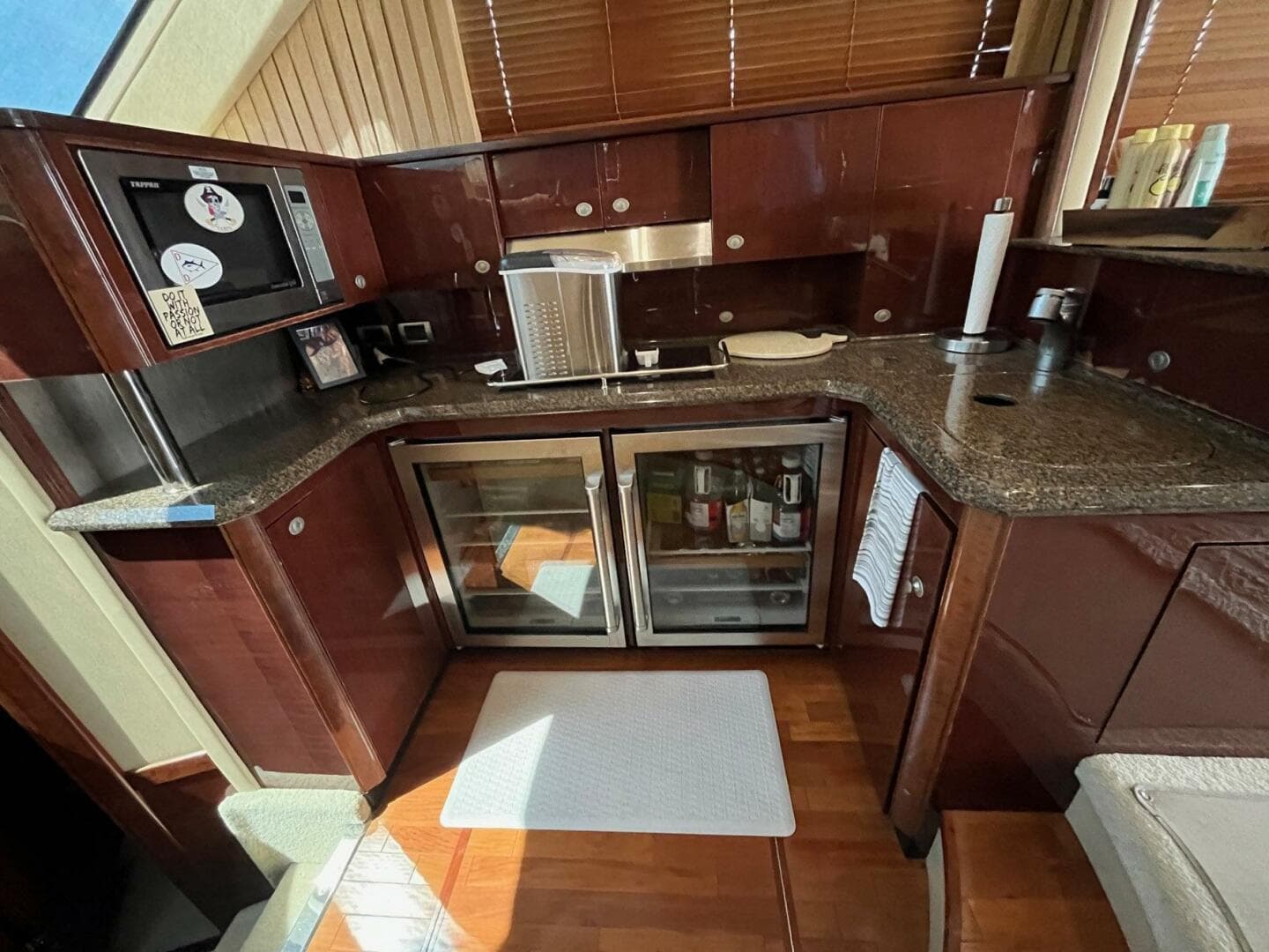 2007 Sea Ray 52 Sedan Bridge — photo 7