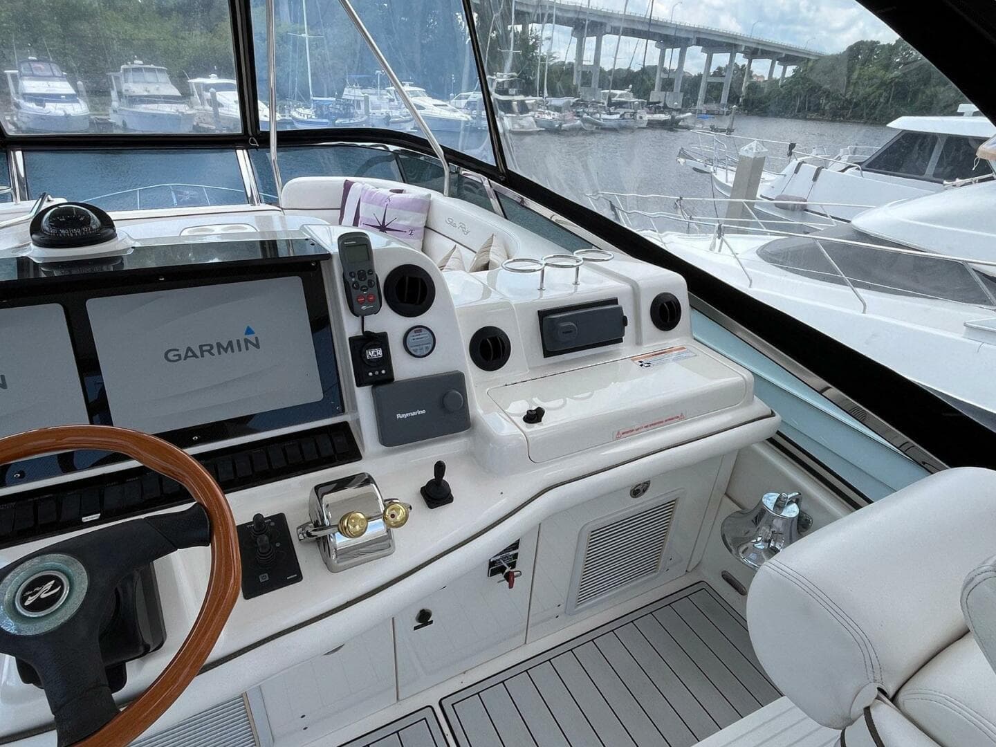 2007 Sea Ray 52 Sedan Bridge — photo 21