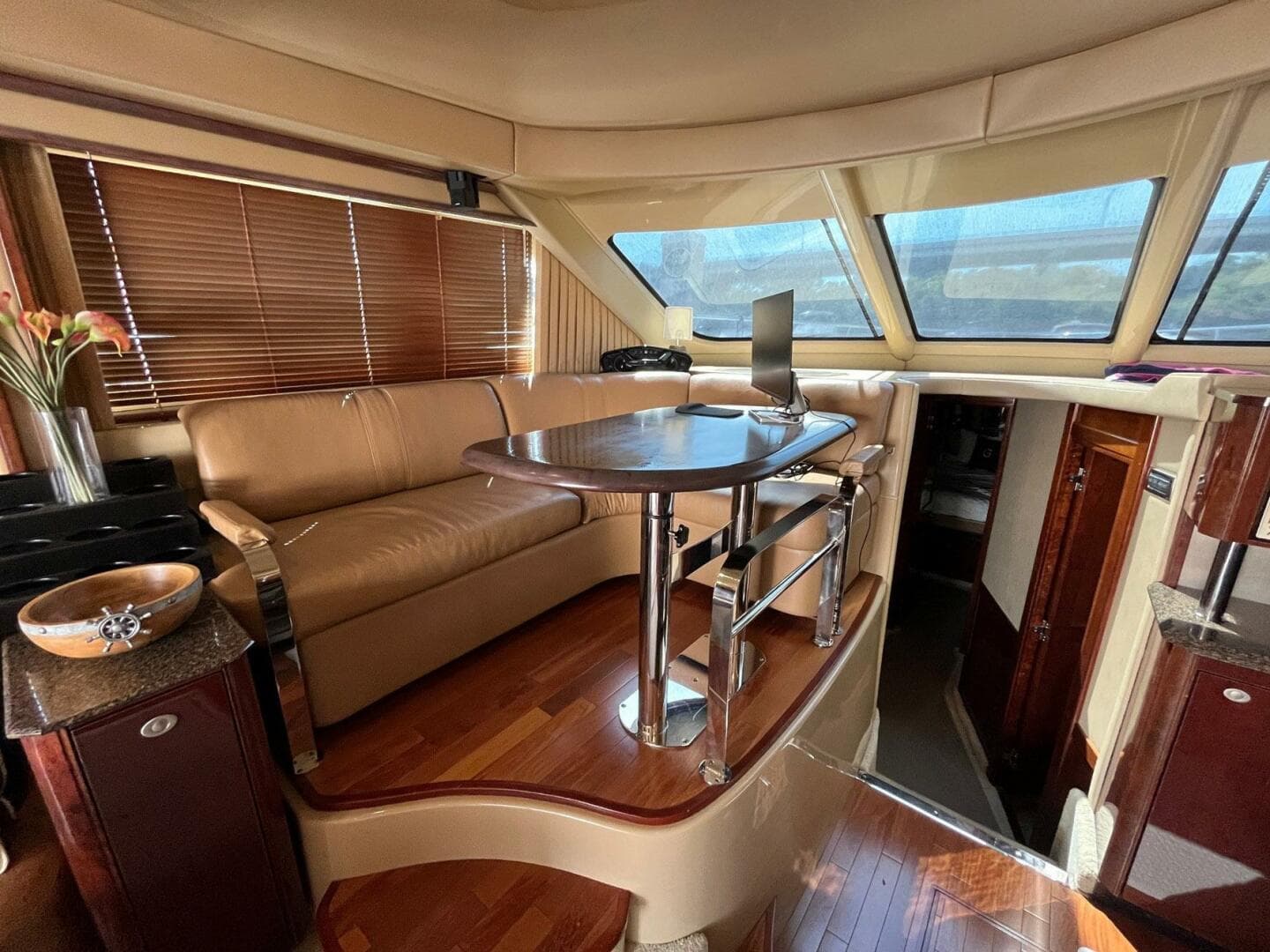 2007 Sea Ray 52 Sedan Bridge — photo 5