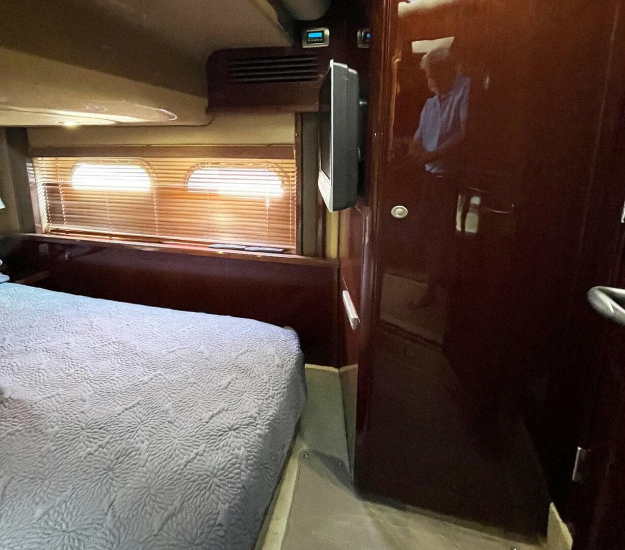 2007 Sea Ray 52 Sedan Bridge — photo 10