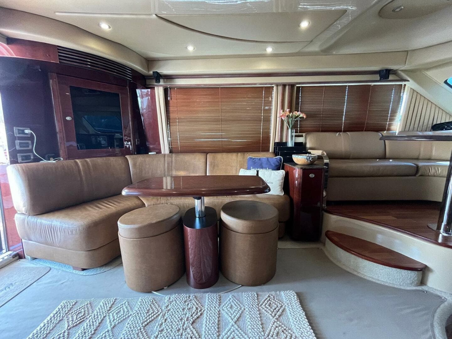 2007 Sea Ray 52 Sedan Bridge — photo 4