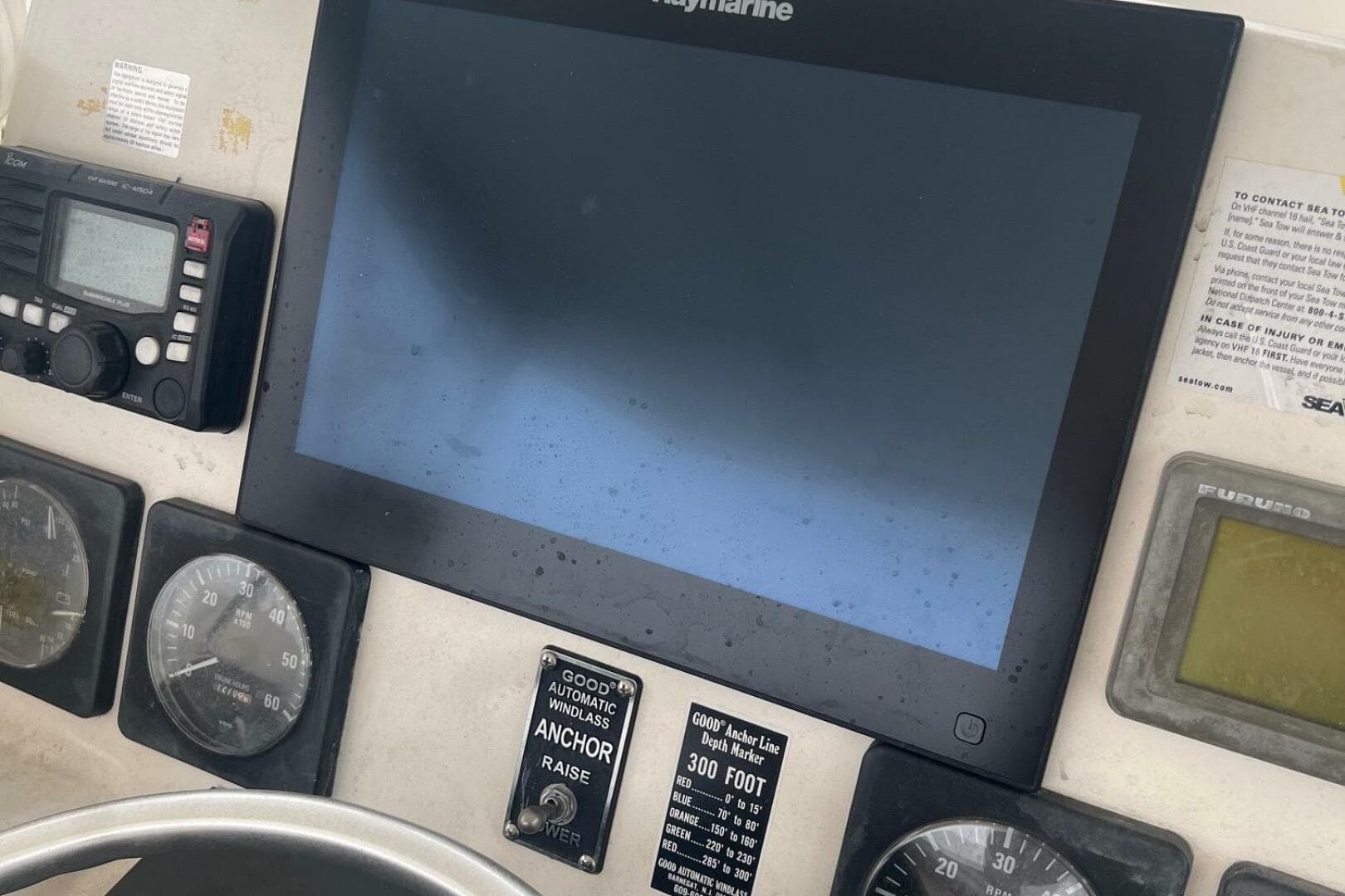 2001 Pursuit 3000 Offshore — photo 6