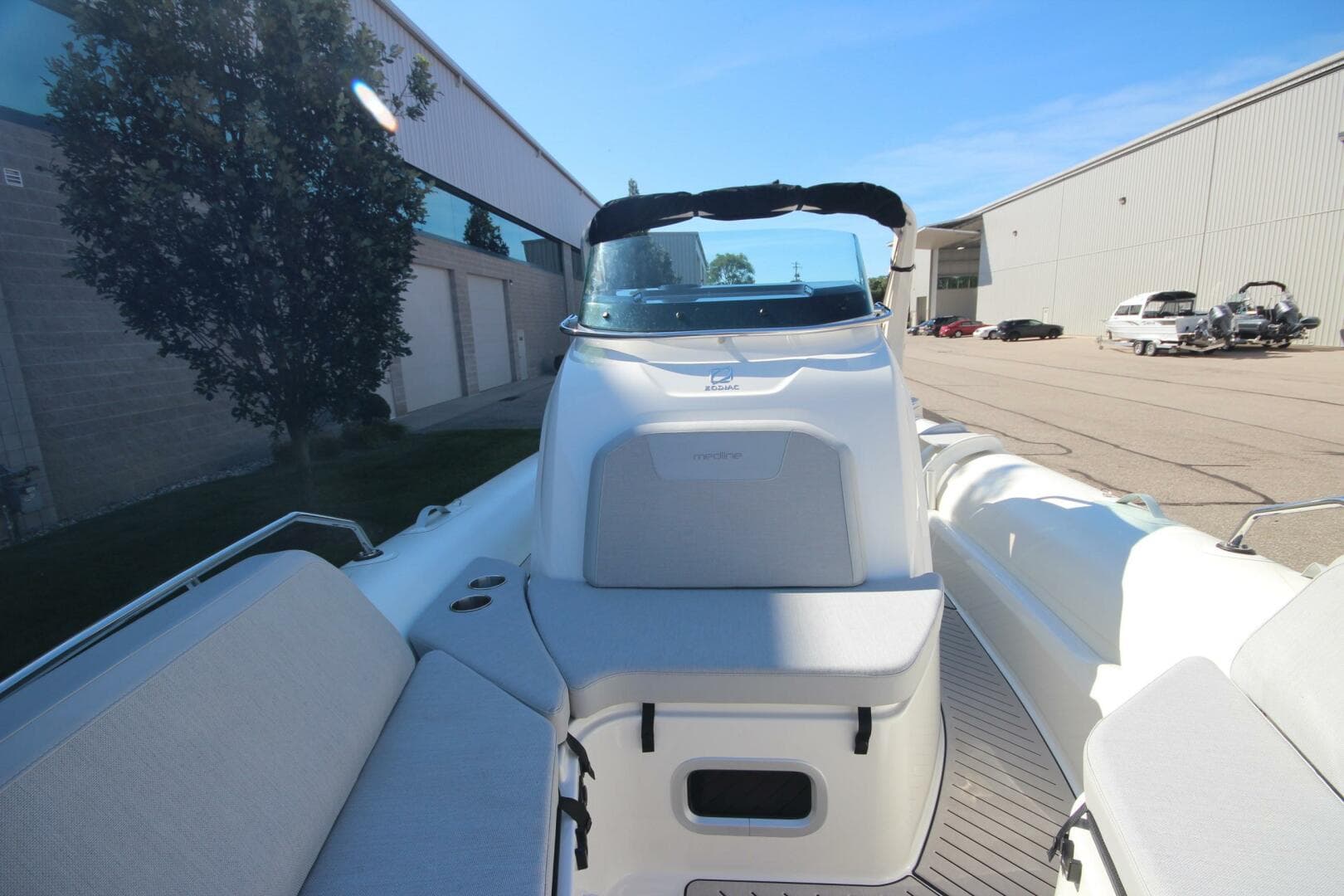 2024 Zodiac Medline 9 Neo — photo 55