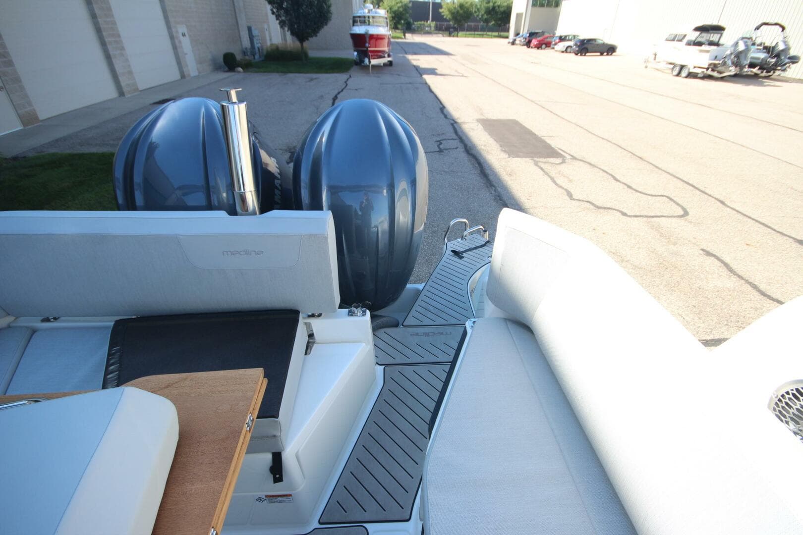 2024 Zodiac Medline 9 Neo — photo 17