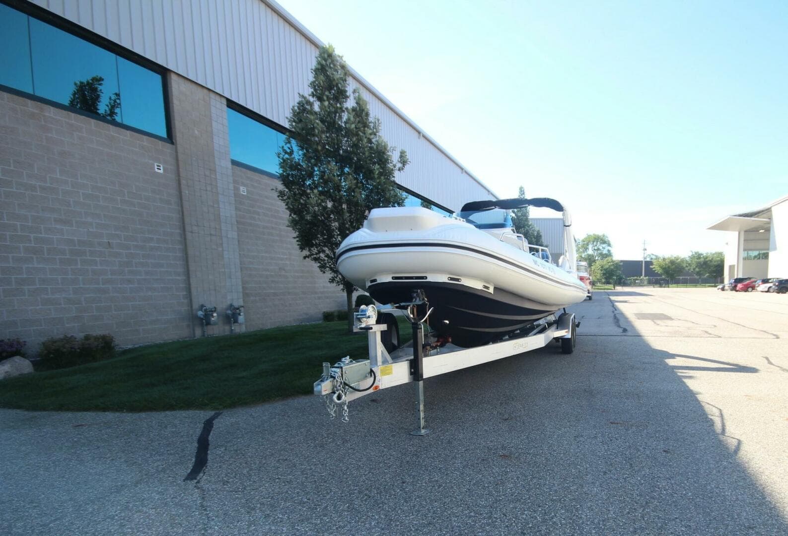 2024 Zodiac Medline 9 Neo — photo 5