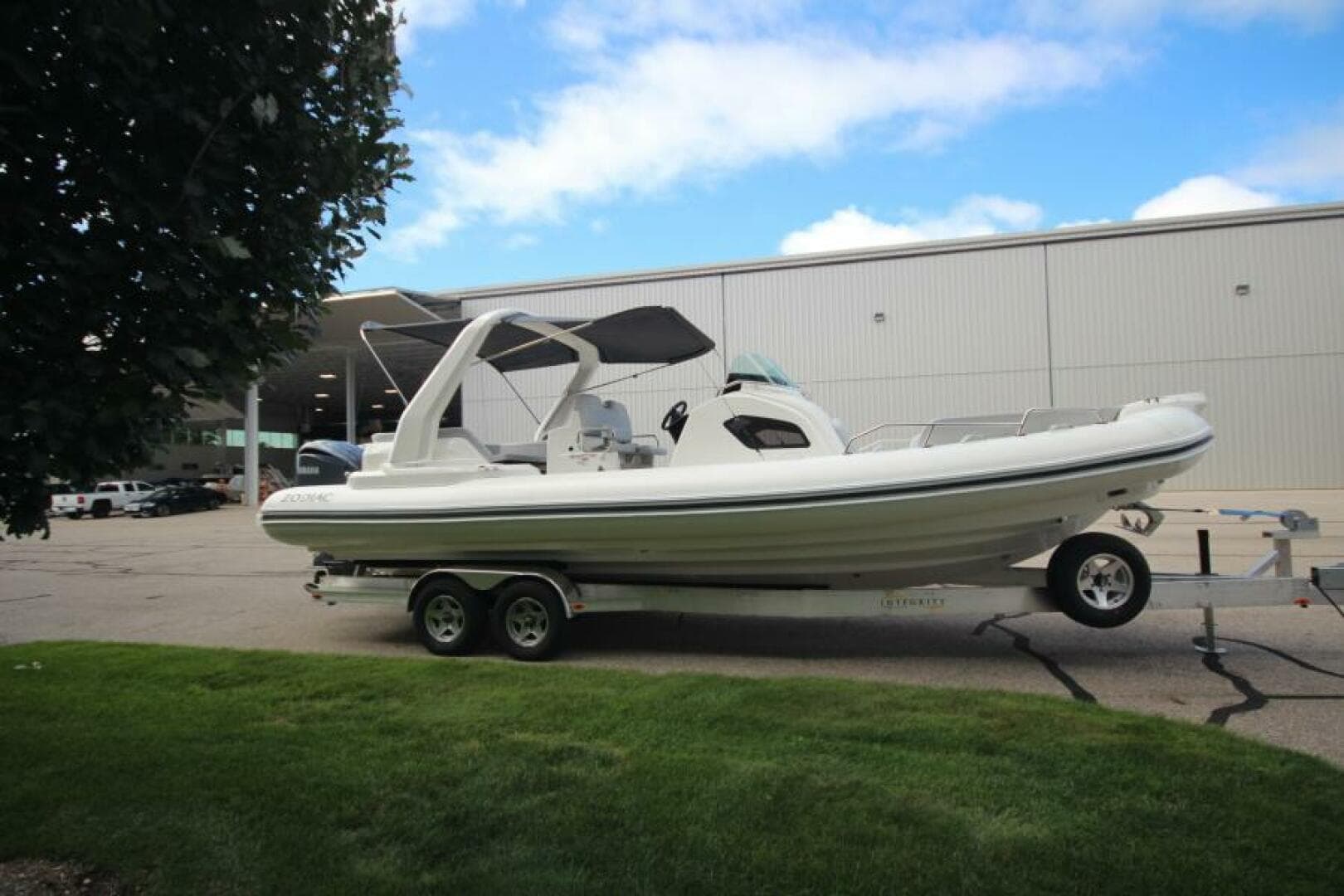 2024 Zodiac Medline 9 Neo — photo 8