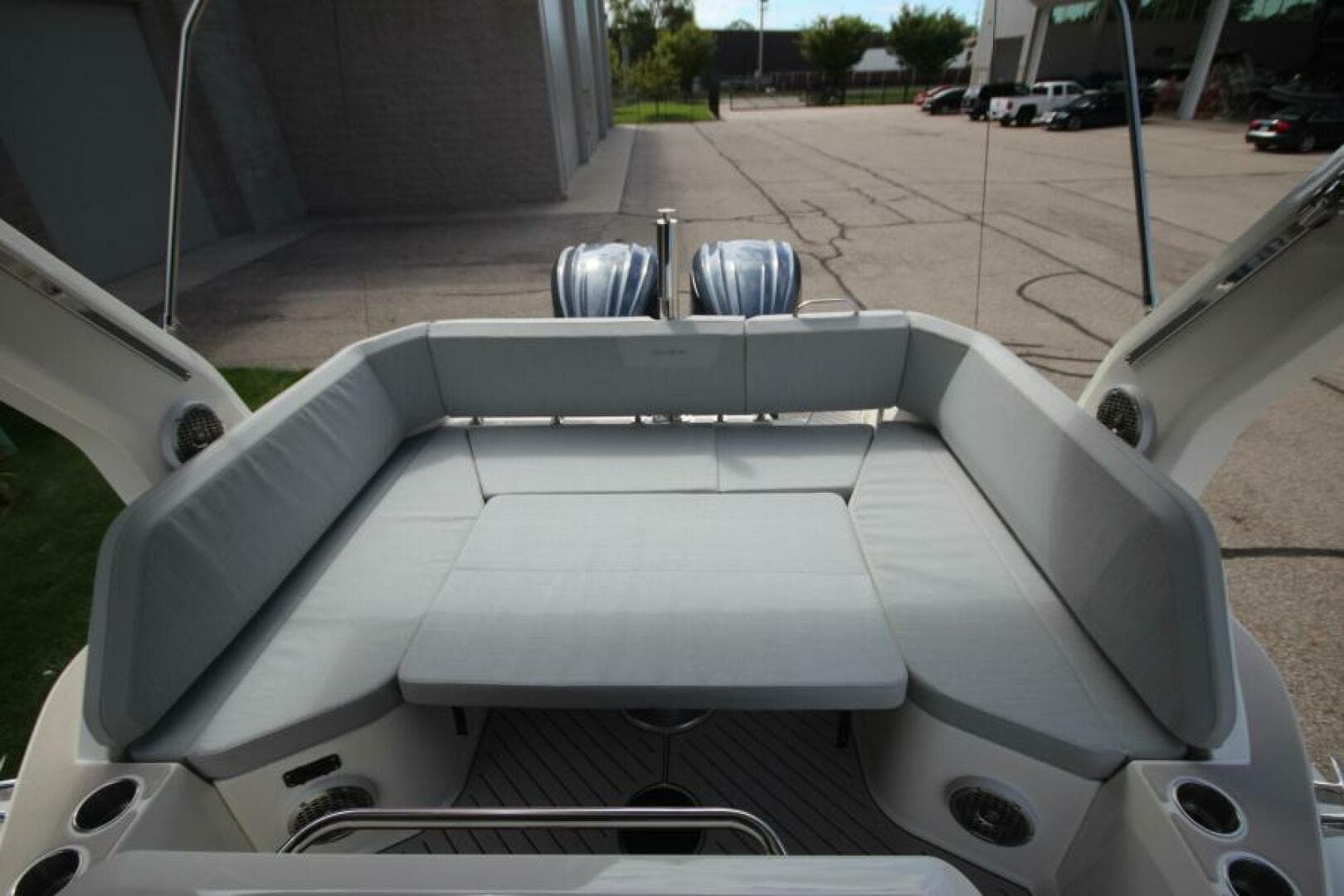 2024 Zodiac Medline 9 Neo — photo 24