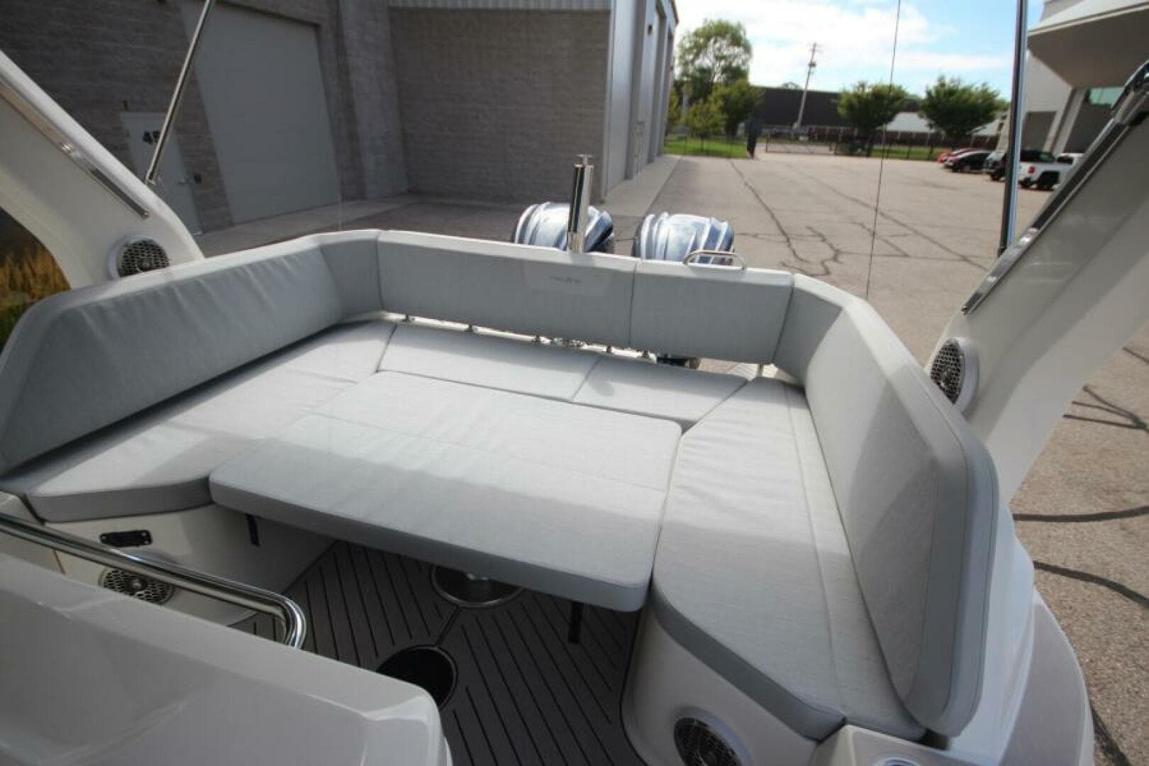 2024 Zodiac Medline 9 Neo — photo 22