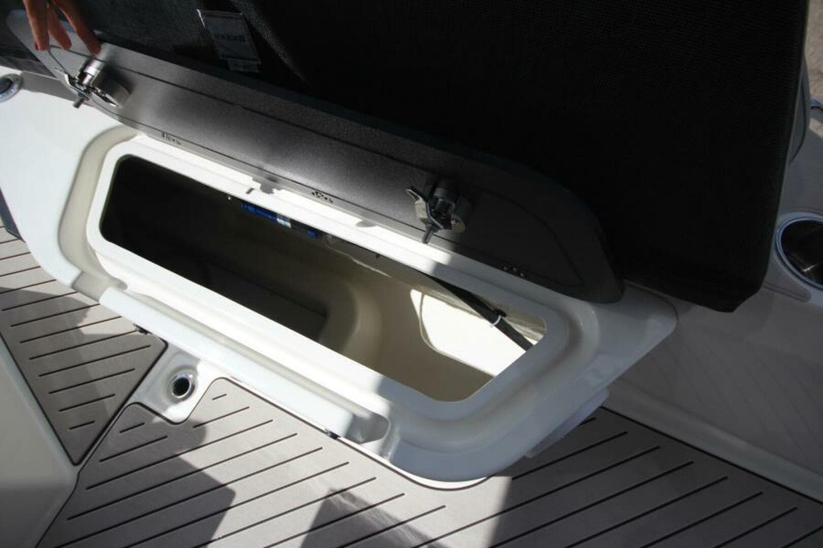 2024 Zodiac Medline 9 Neo — photo 34