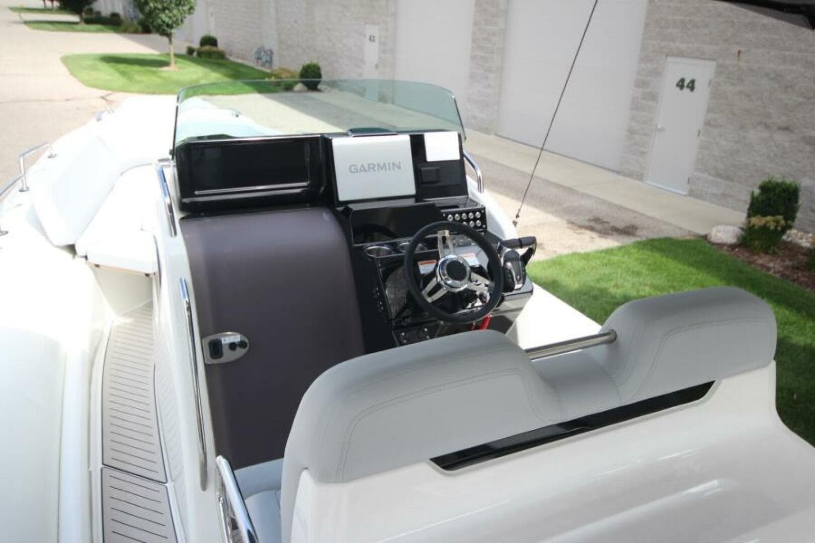 2024 Zodiac Medline 9 Neo — photo 50