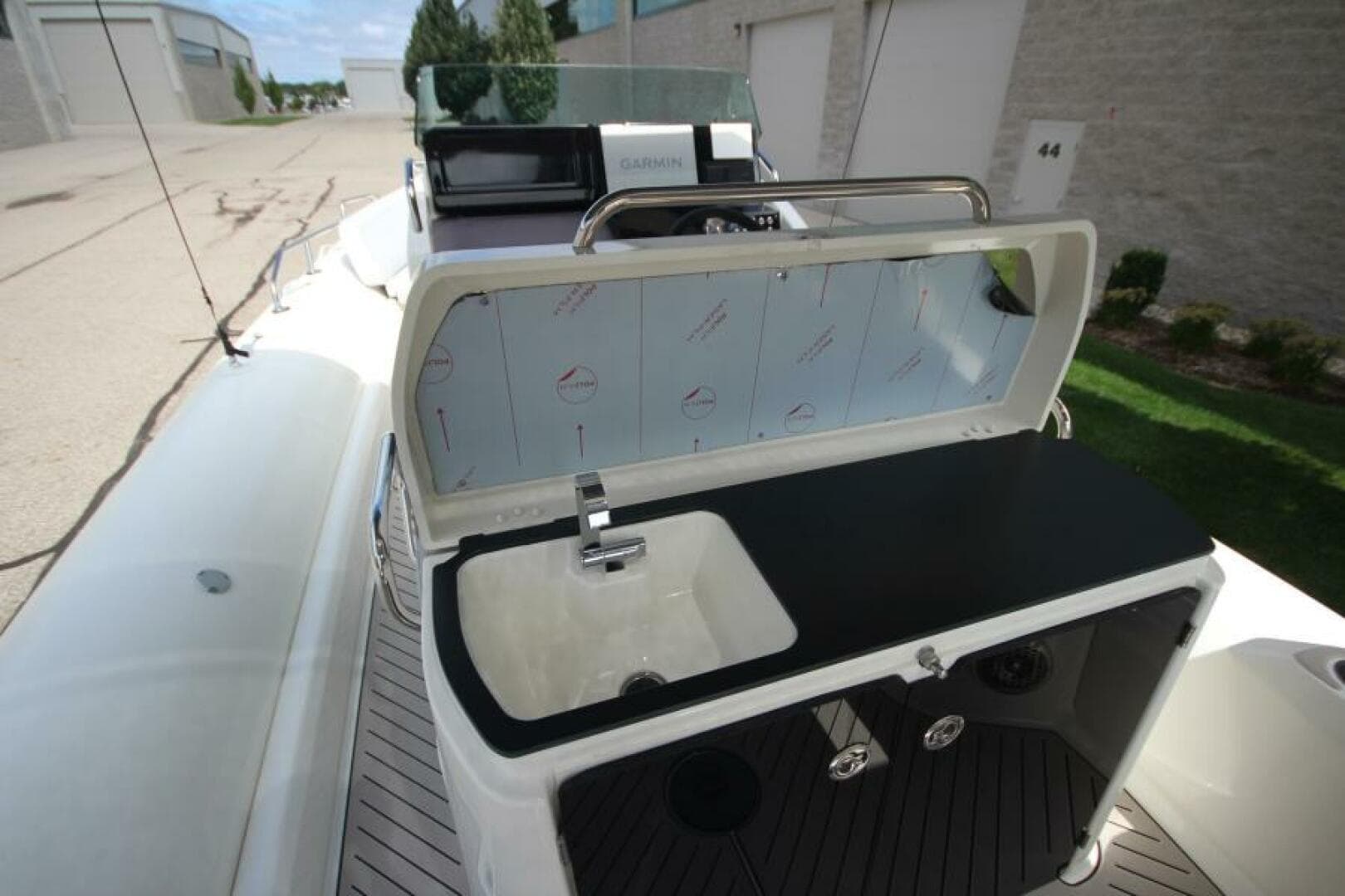 2024 Zodiac Medline 9 Neo — photo 46