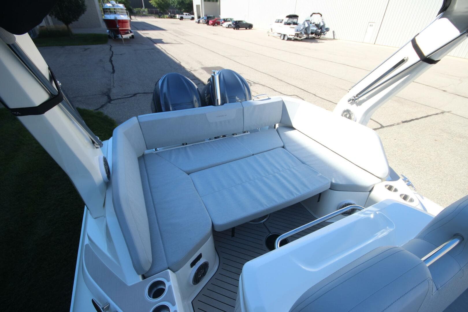 2024 Zodiac Medline 9 Neo — photo 23