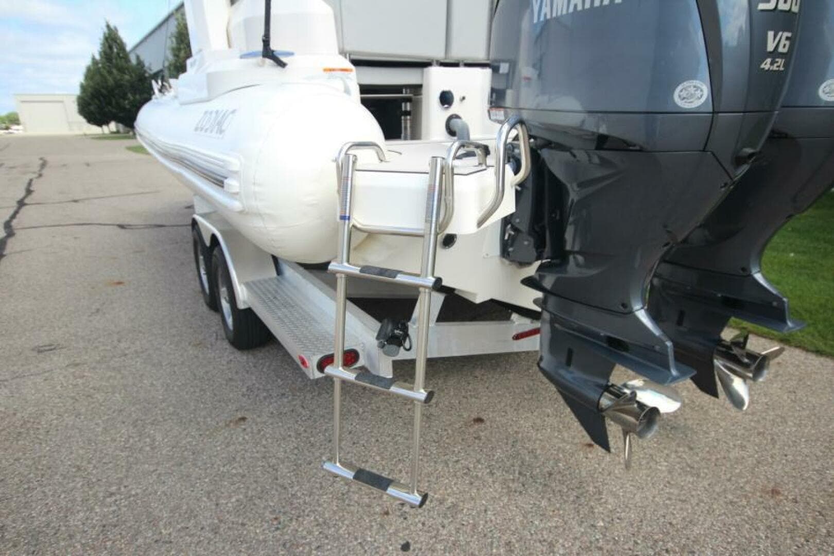 2024 Zodiac Medline 9 Neo — photo 14