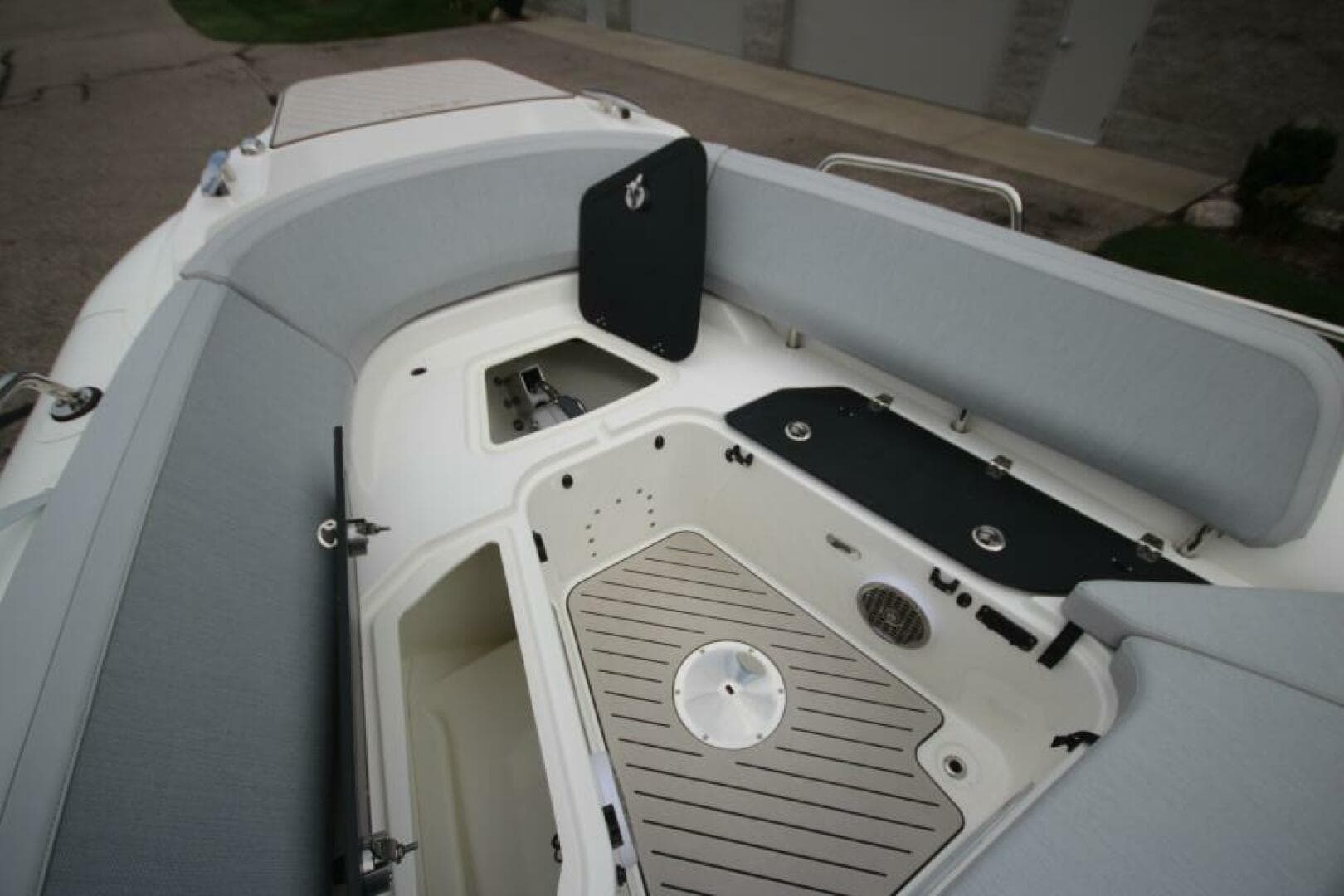 2024 Zodiac Medline 9 Neo — photo 79