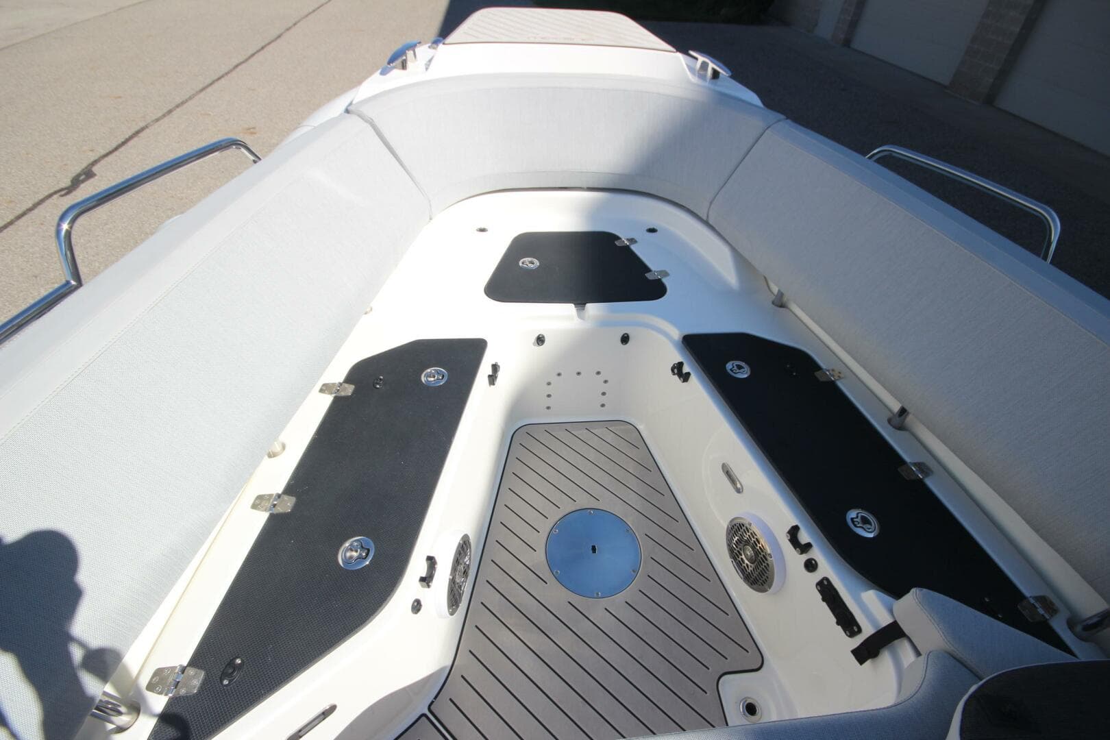 2024 Zodiac Medline 9 Neo — photo 57