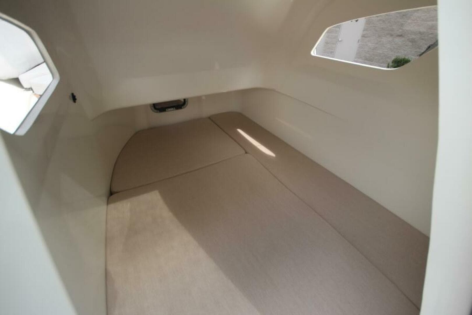 2024 Zodiac Medline 9 Neo — photo 64