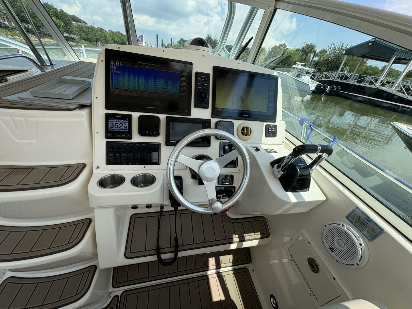 2009 Wellcraft 340 Coastal — photo 16