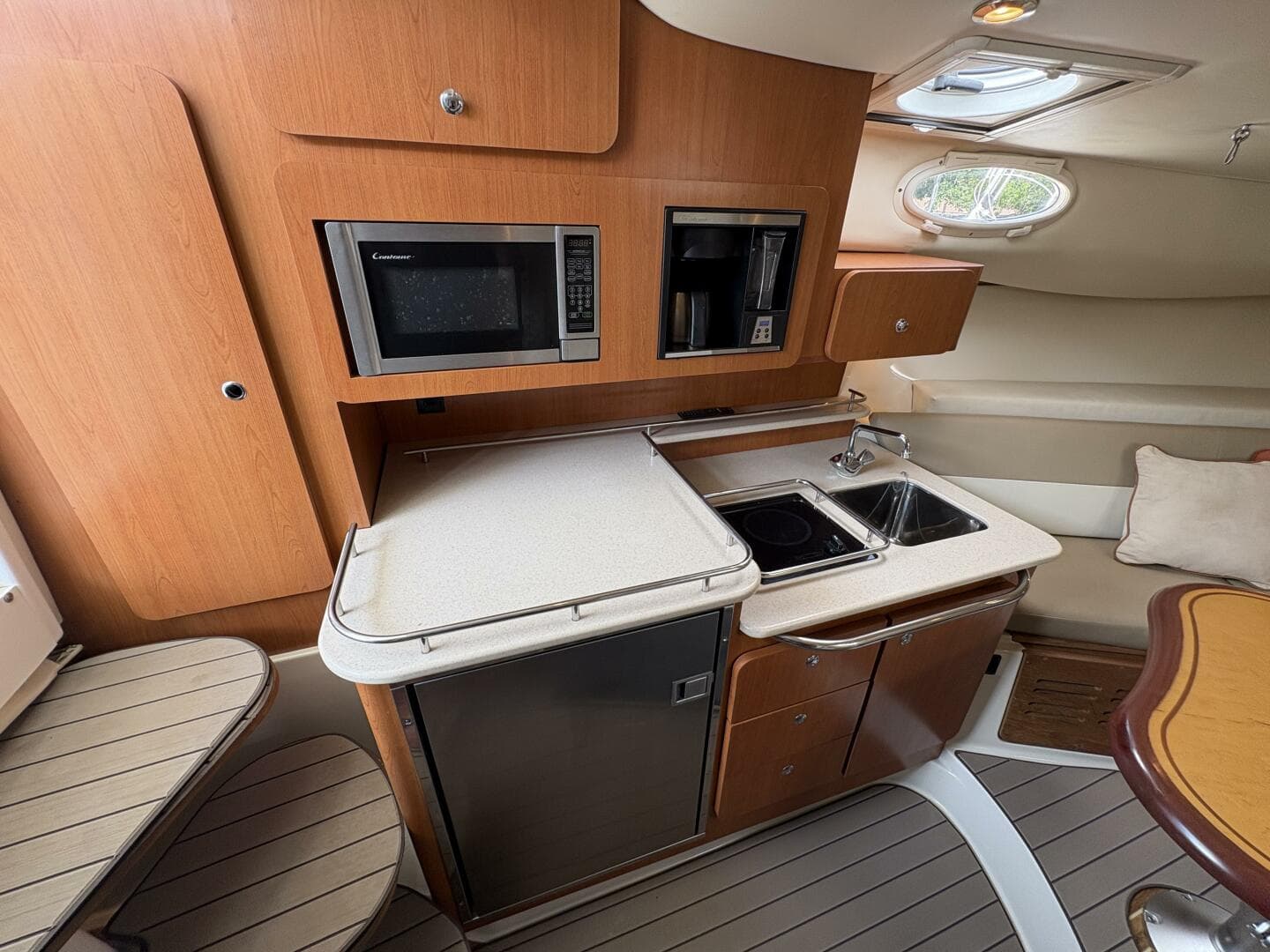 2009 Wellcraft 340 Coastal — photo 8