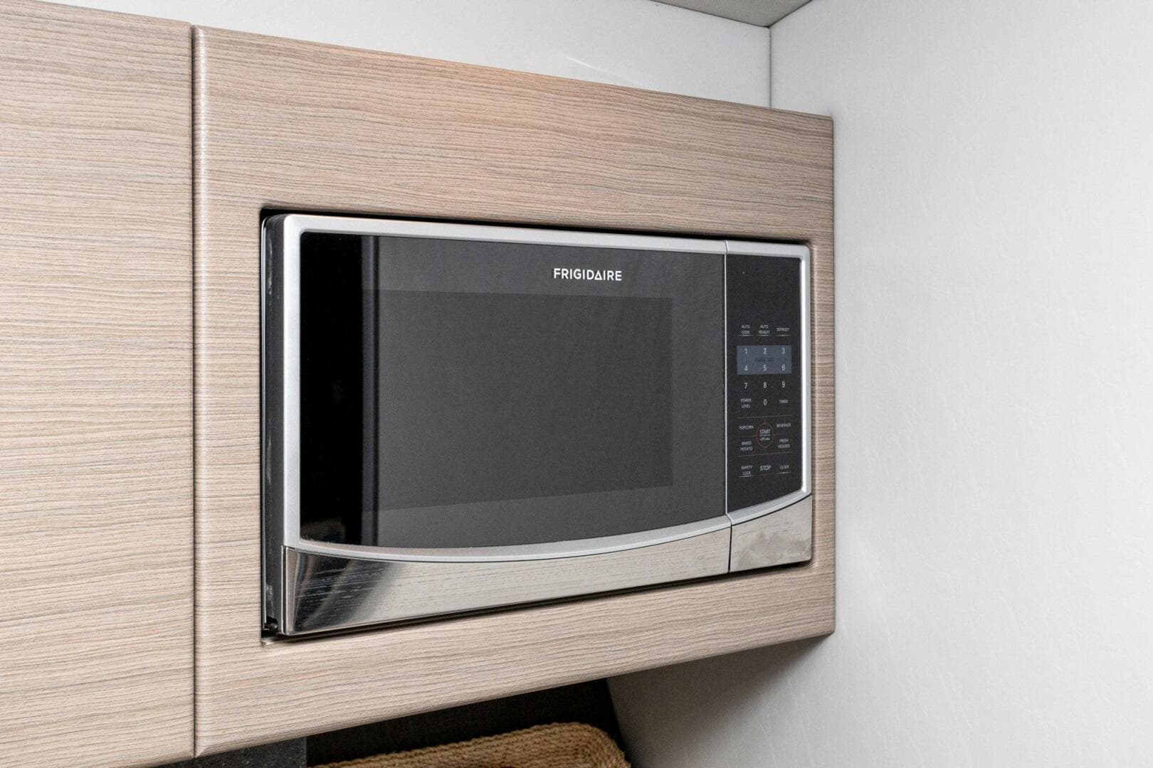 2018 Formula 37 Performance Cruiser — photo 38