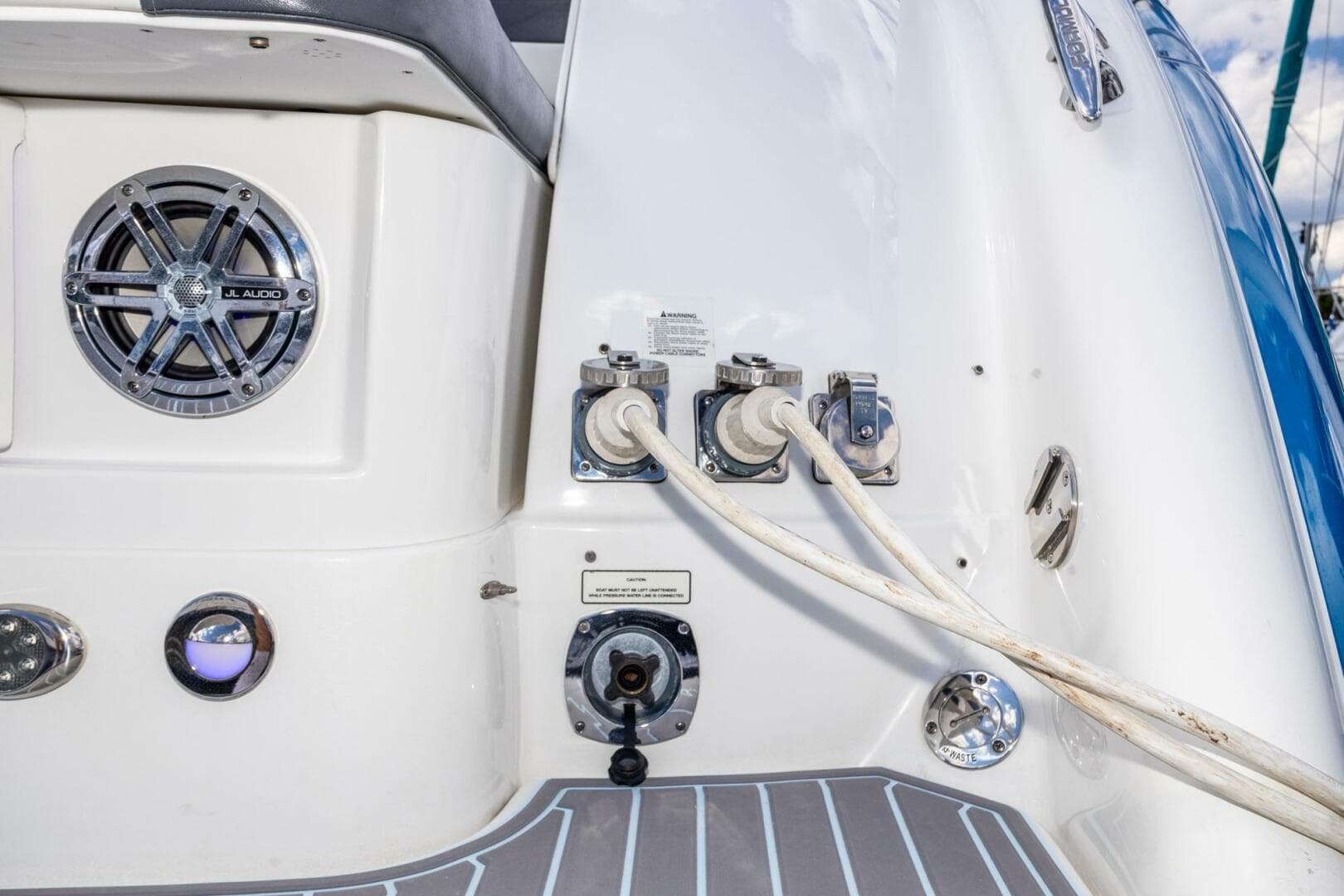 2018 Formula 37 Performance Cruiser — photo 26