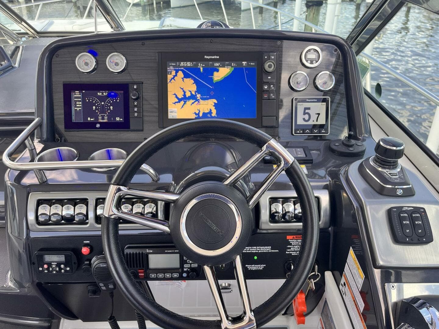 2018 Formula 37 Performance Cruiser — photo 10