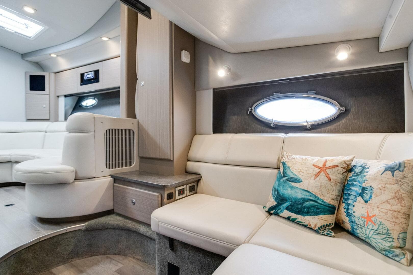 2018 Formula 37 Performance Cruiser — photo 47