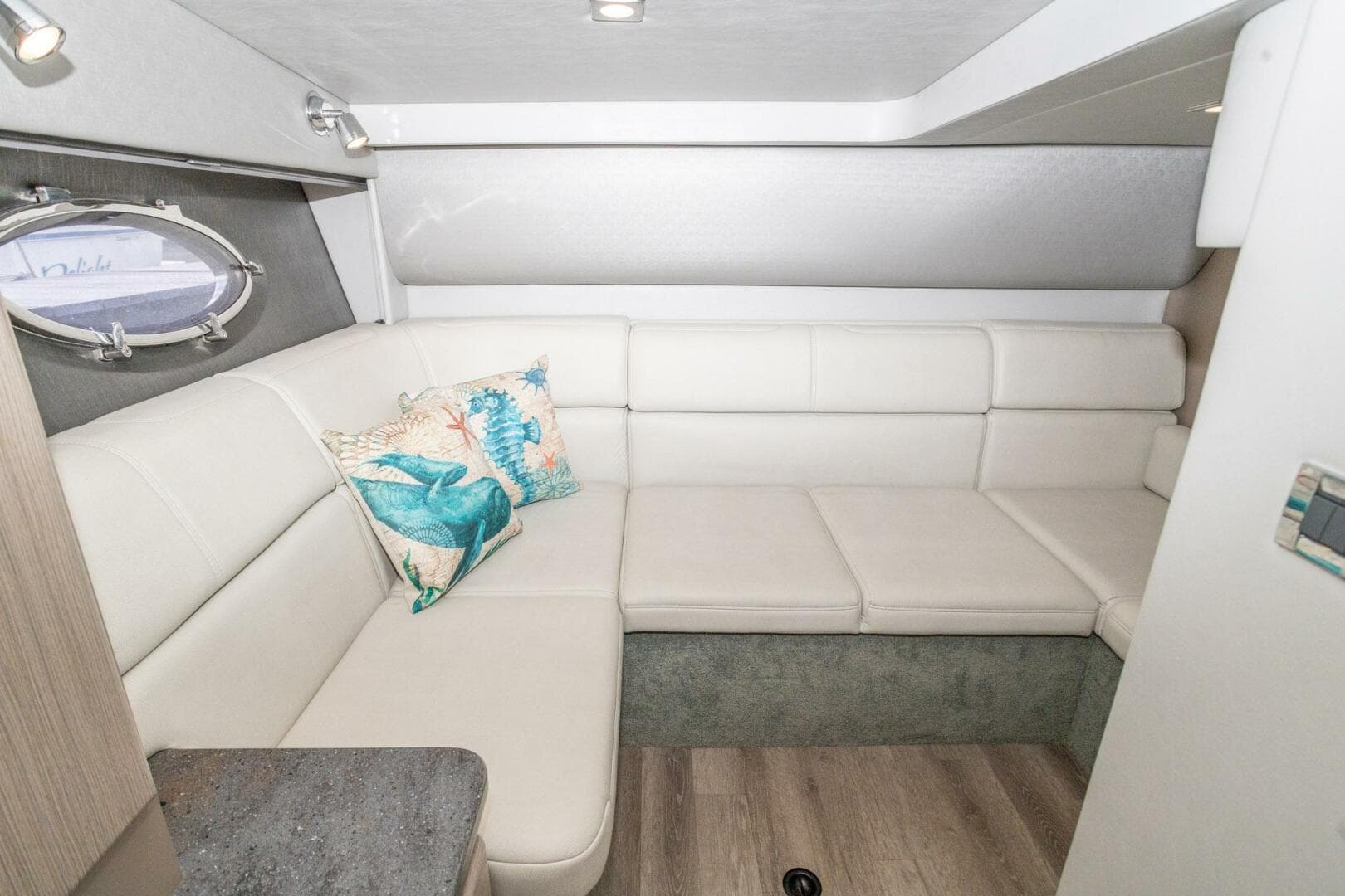 2018 Formula 37 Performance Cruiser — photo 44