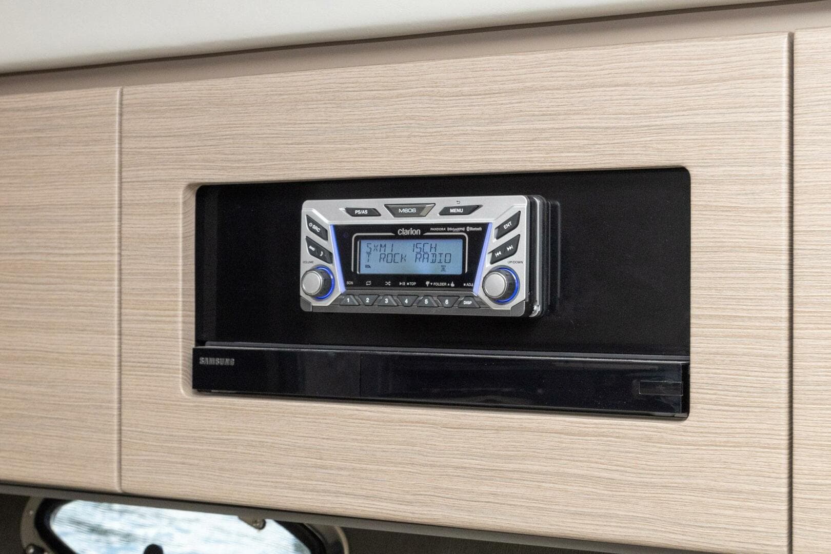 2018 Formula 37 Performance Cruiser — photo 51