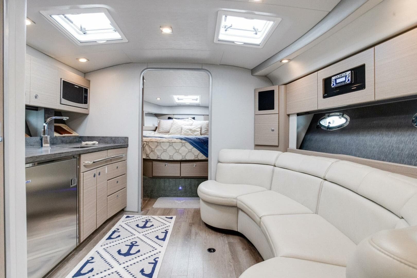 2018 Formula 37 Performance Cruiser — photo 48