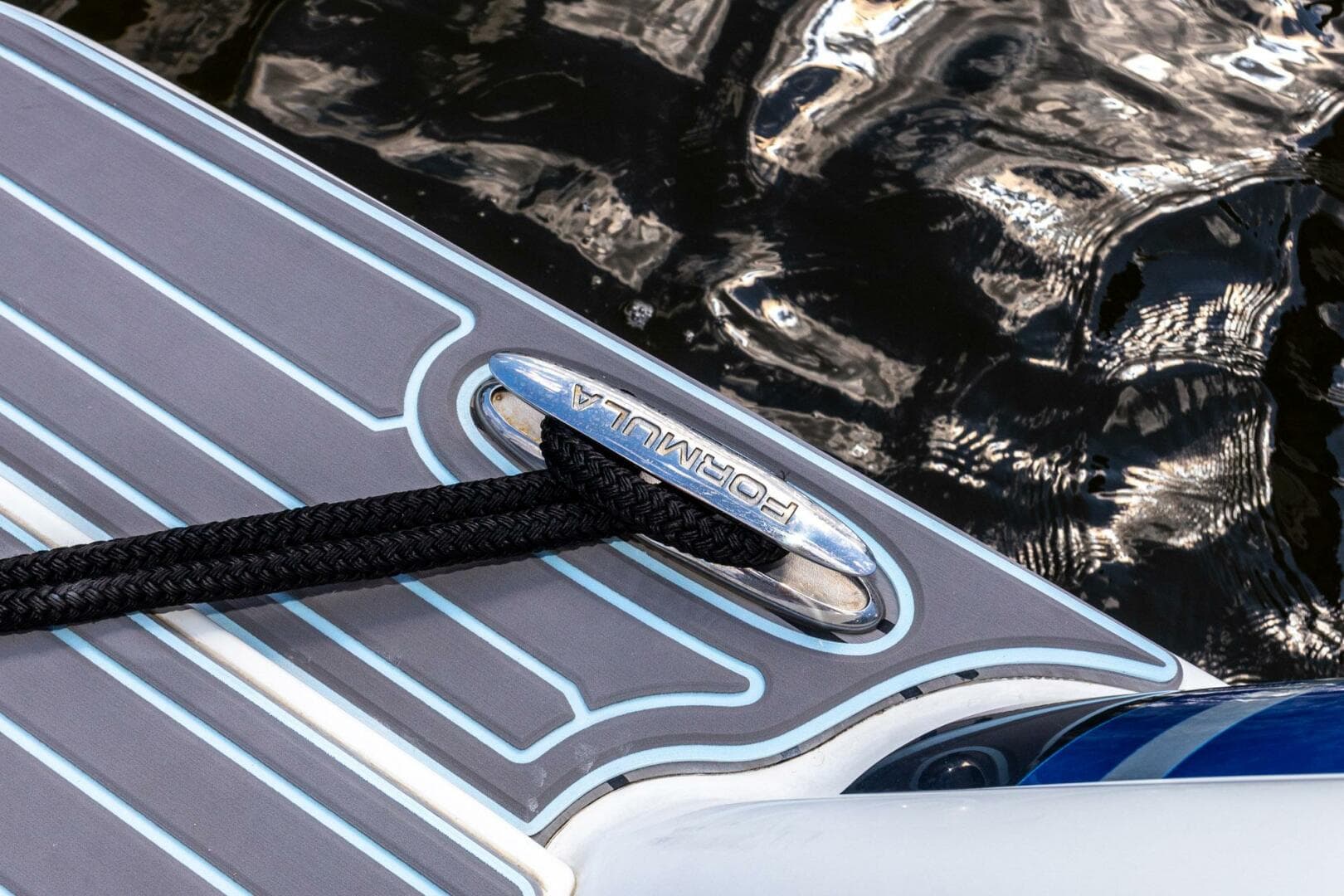 2018 Formula 37 Performance Cruiser — photo 27