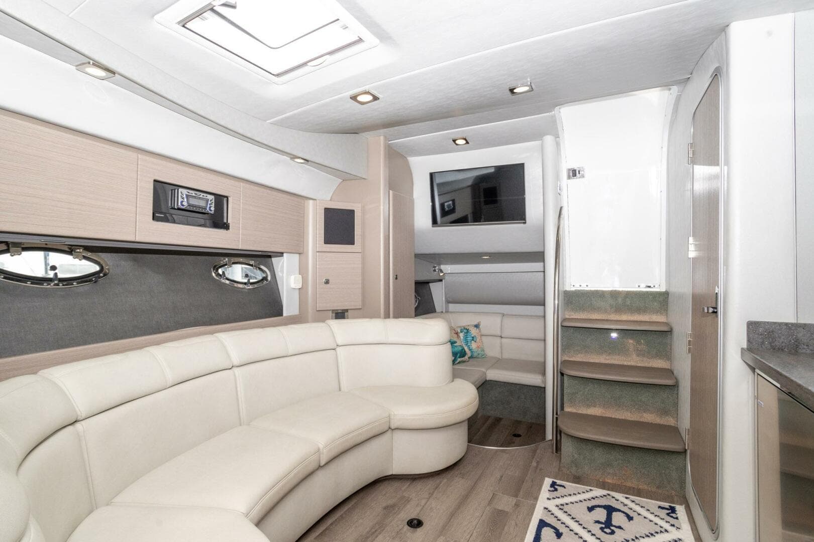 2018 Formula 37 Performance Cruiser — photo 39