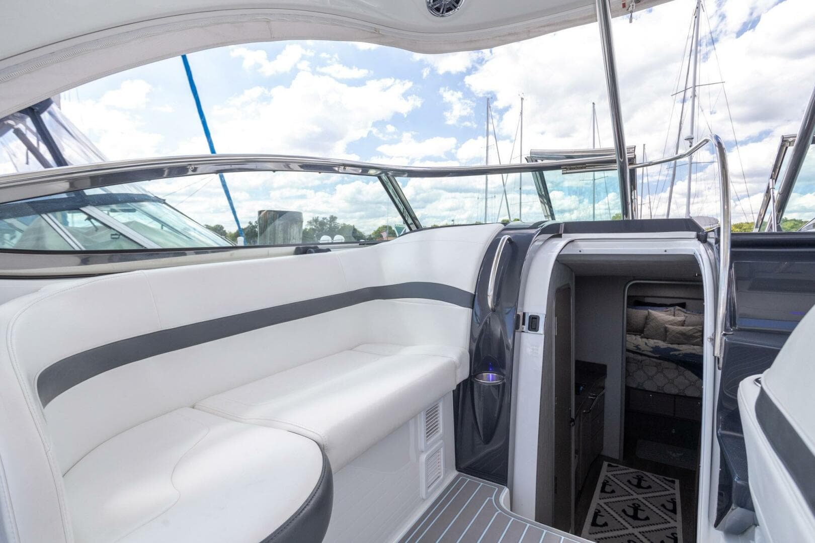 2018 Formula 37 Performance Cruiser — photo 21